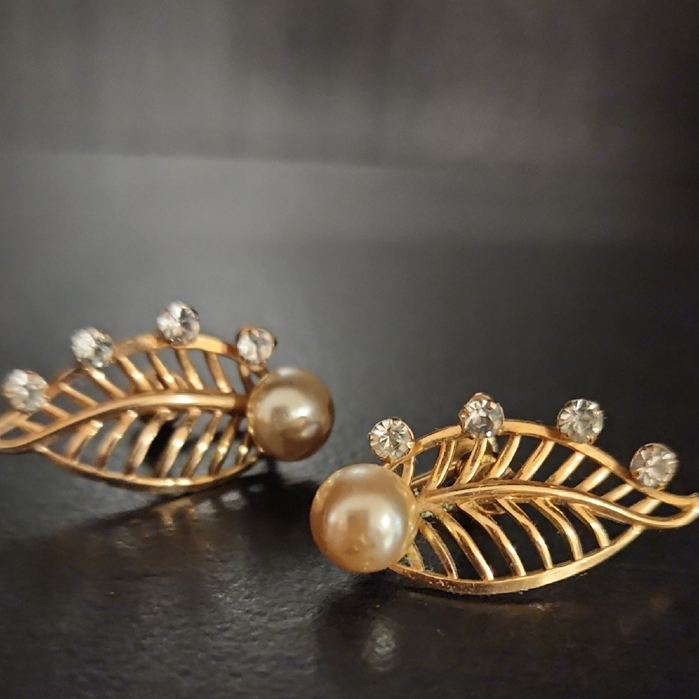 VAN DELL Vintage Gold filled Leaf Earrings with Pearls crystal rhinestones